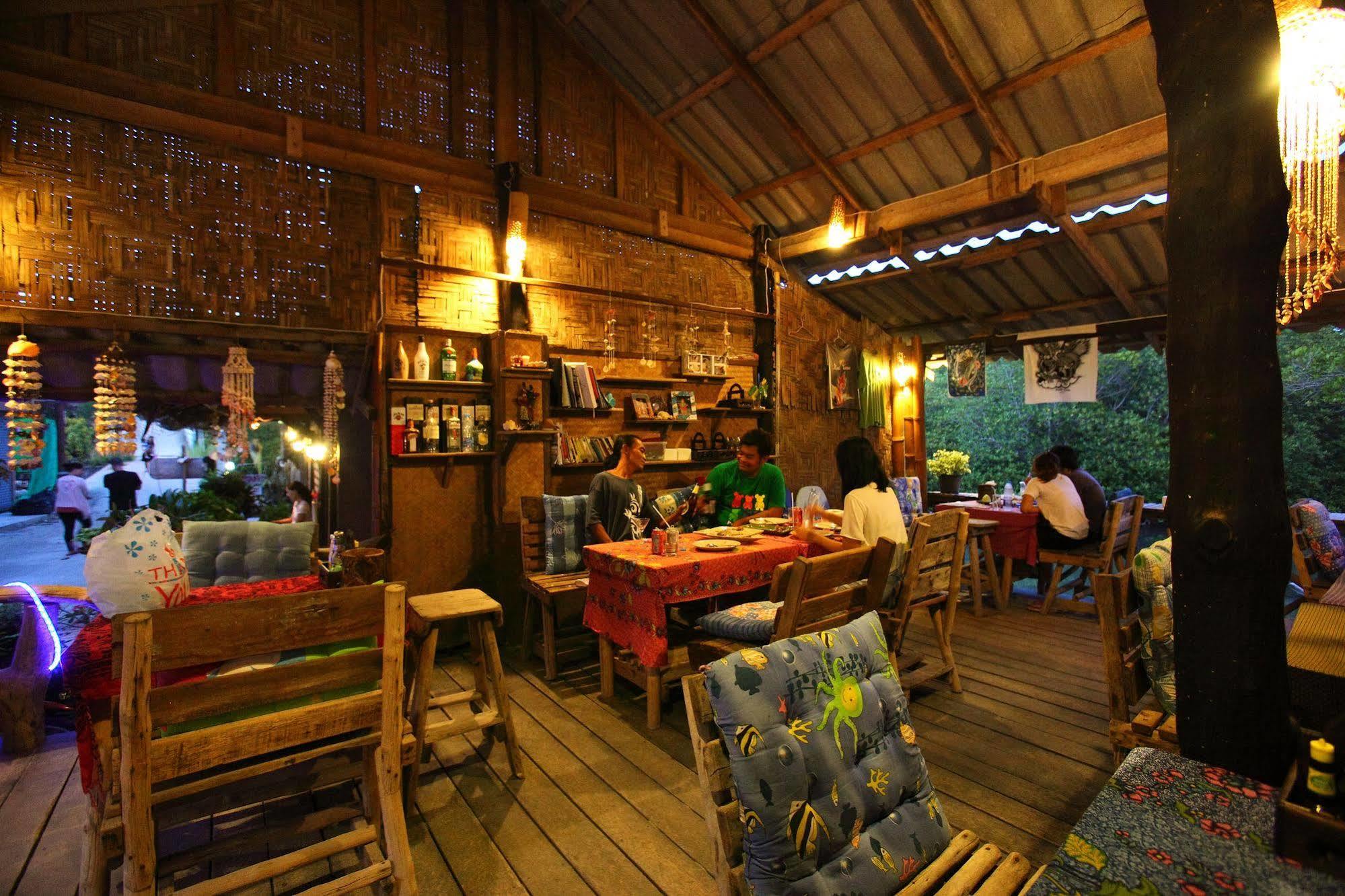 PP Red Tuna Hut Islas Phi Phi Exterior foto